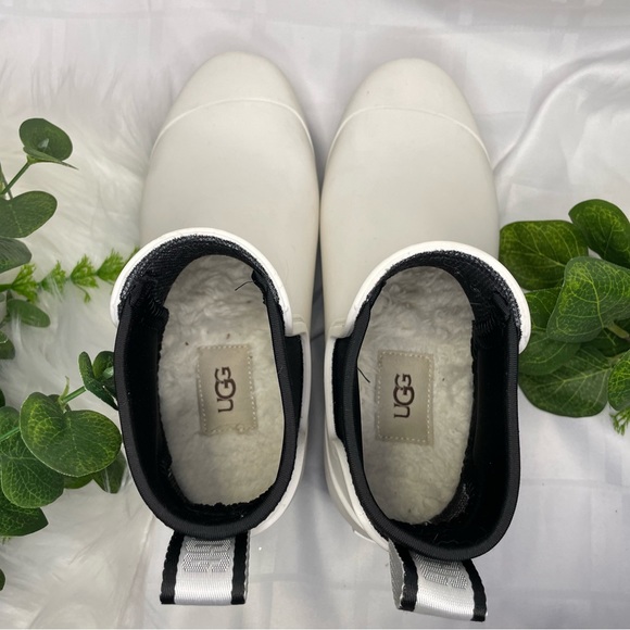 Ugg Droplet Rain Boots 6 - Picture 3 of 5